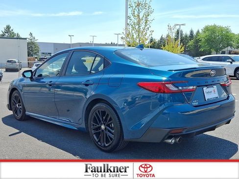 Certified 2025 Toyota Camry SE FWD image 4