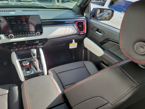 New 2026 GMC Canyon AT4X w/ LPO, Black Badging Package AWD/4WD image 16