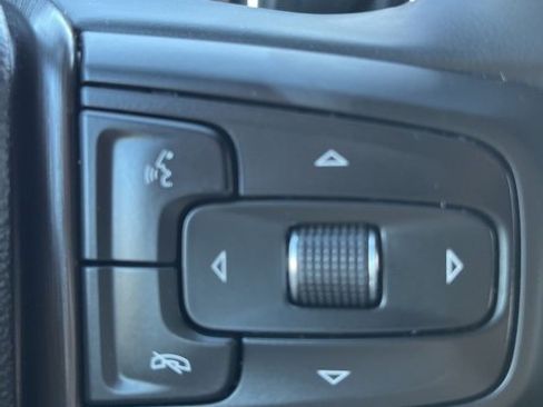 Used 2025 GMC Sierra 2500 AT4 w/ AT4 Premium Plus Package image 18