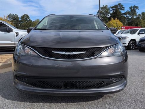 Certified 2021 Chrysler Voyager Lxi image 8