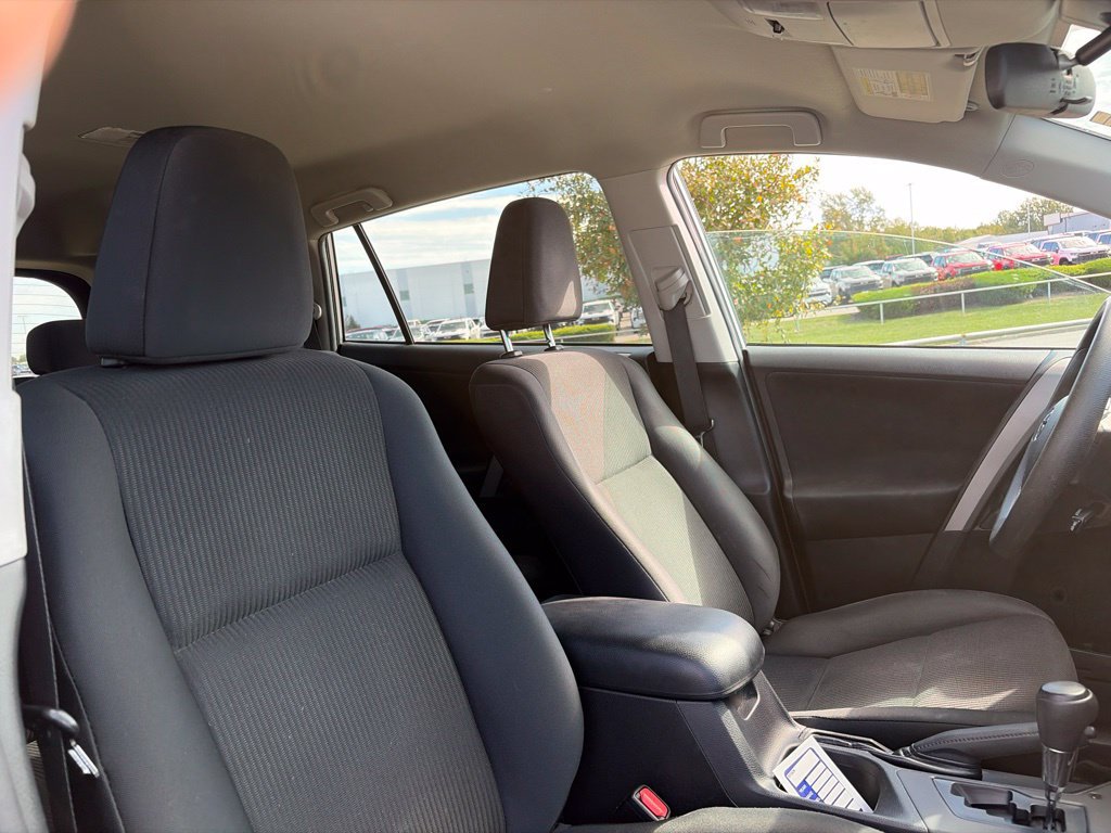 Used 2017 Toyota RAV4 LE w/ All Weather Liner Package AWD/4WD image 24