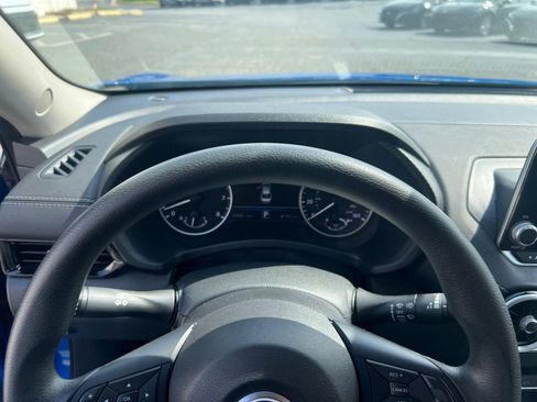 Used 2025 Nissan Sentra SV image 29