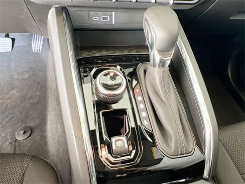 New 2026 GMC Canyon Elevation w/ Convenience Package image 12