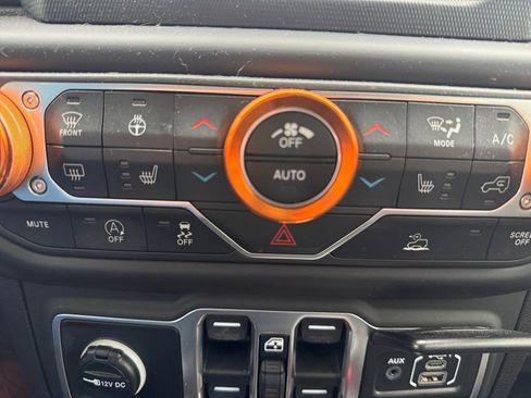 Used 2021 Jeep Gladiator Mojave w/ LED Lighting Group image 29