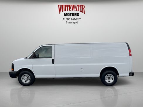 Used 2014 Chevrolet Express 3500 image 2