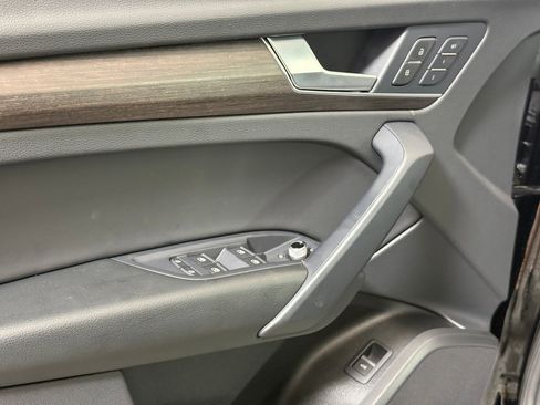 Used 2025 Audi Q5 2.0T Premium w/ Convenience Plus Package image 14