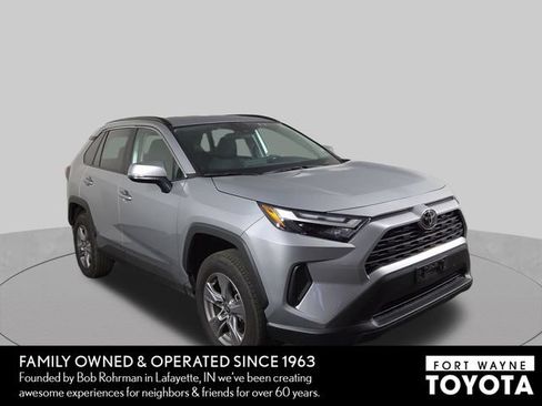 Used 2025 Toyota RAV4 XLE AWD/4WD image 4