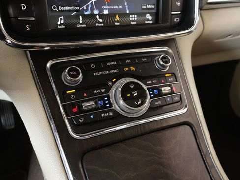 Used 2019 Lincoln Continental Reserve FWD image 8