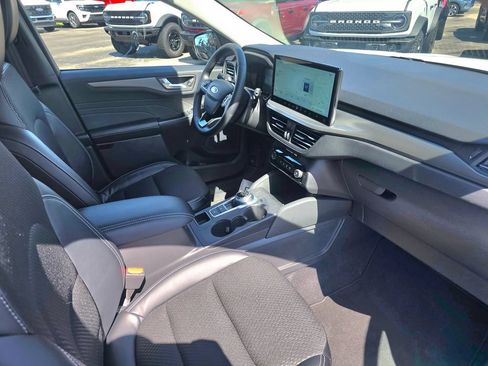 Certified 2026 Ford Escape SE FWD image 13