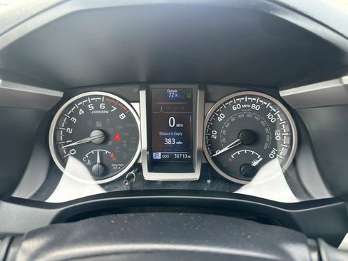Used 2022 Toyota Tacoma SR5 AWD/4WD image 19