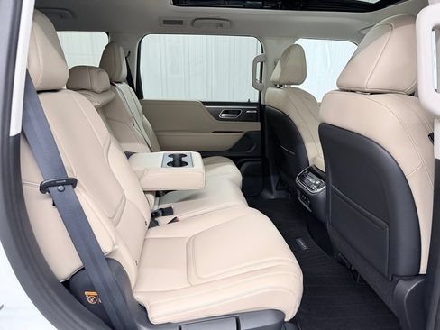Certified 2026 INFINITI QX80 Pure RWD image 41