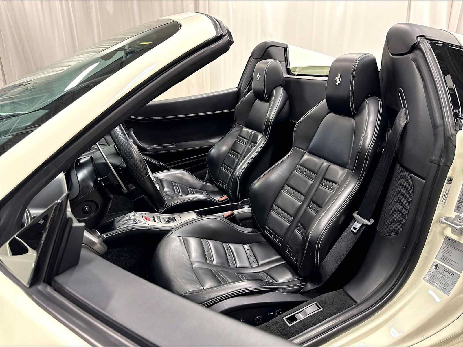 Used 2015 Ferrari 458 Spider RWD image 8