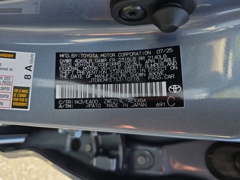 Used 2025 Toyota Corolla XLE image 30