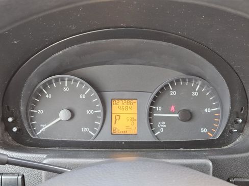 Used 2017 Mercedes-Benz Sprinter 2500 image 12