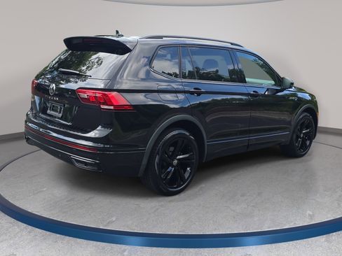 Certified 2023 Volkswagen Tiguan SE R-Line FWD image 5