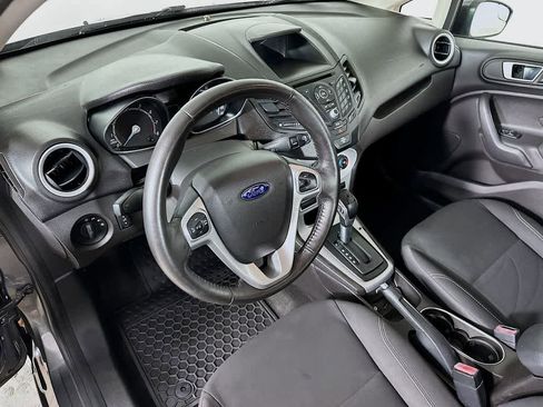 Used 2016 Ford Fiesta SE image 2