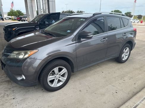 Used 2014 Toyota RAV4 XLE FWD image 1