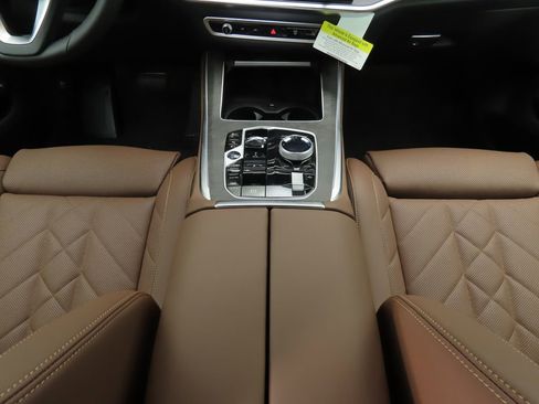 Used 2026 BMW X5 xDrive50e w/ Executive Package image 17