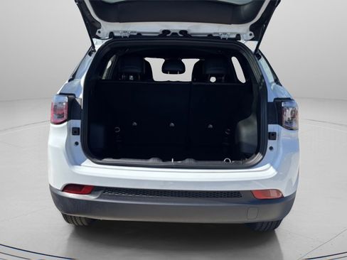 New 2026 Jeep Compass Latitude image 11