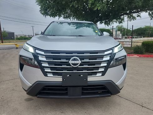 Used 2024 Nissan Rogue SV AWD/4WD image 8