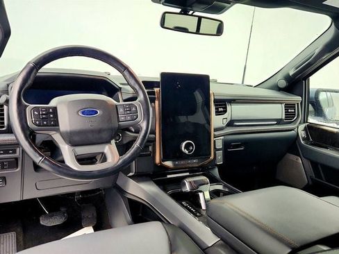 Used 2022 Ford F150 Lightning Lariat image 12