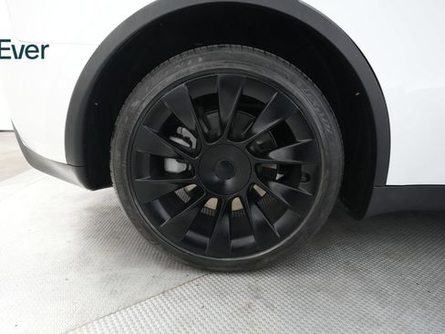 Used 2023 Tesla Model Y Long Range AWD/4WD image 22