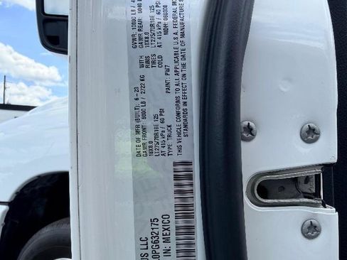 Used 2023 RAM 2500 Laramie AWD/4WD image 30