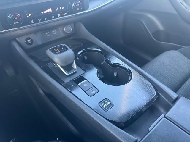 Used 2026 Nissan Rogue SV FWD image 18