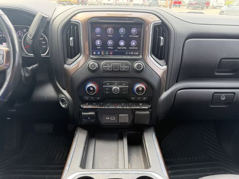 Used 2020 Chevrolet Silverado 1500 High Country w/ Technology Package image 21