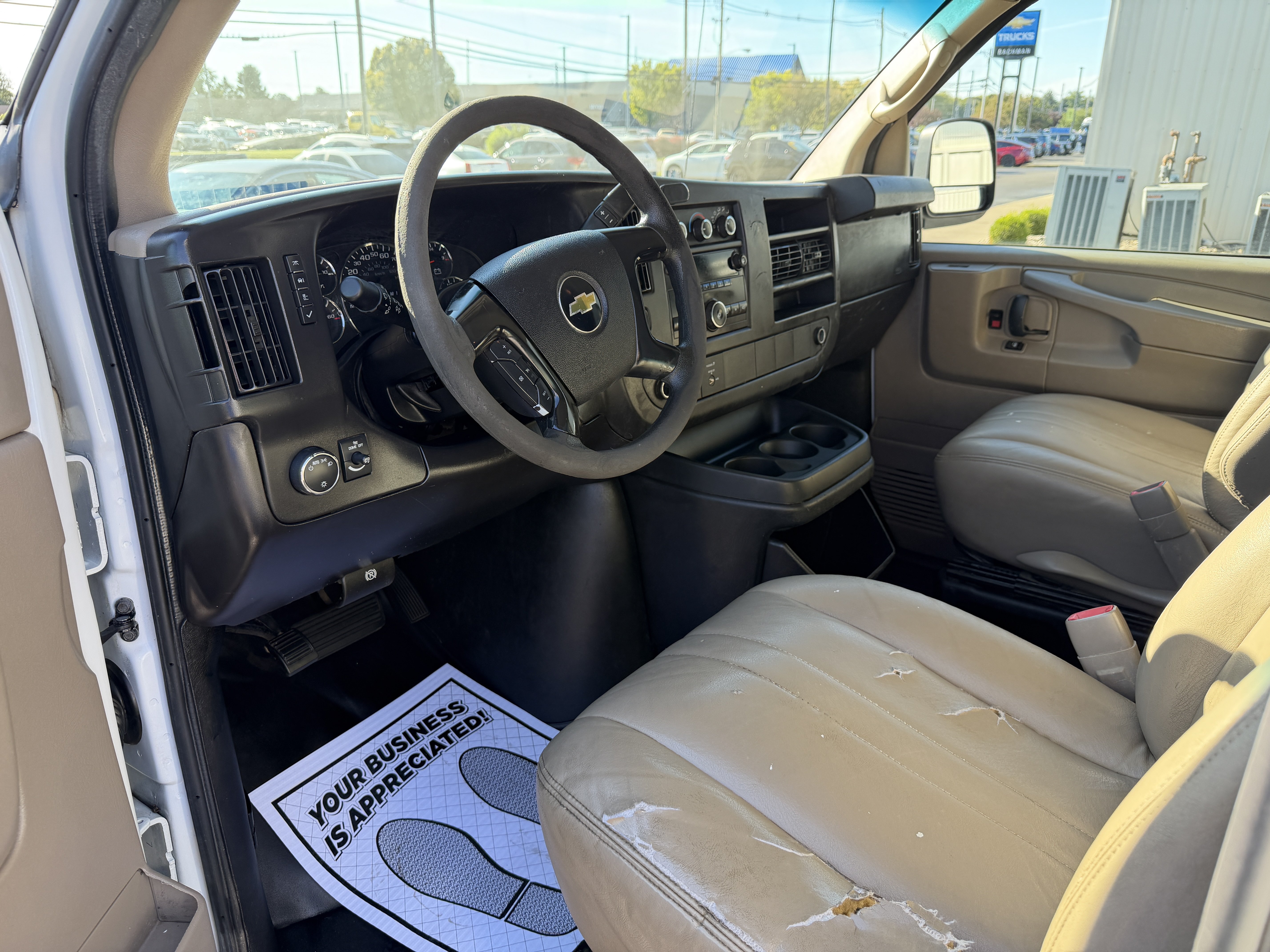 Used 2014 Chevrolet Express 2500 RWD image 11
