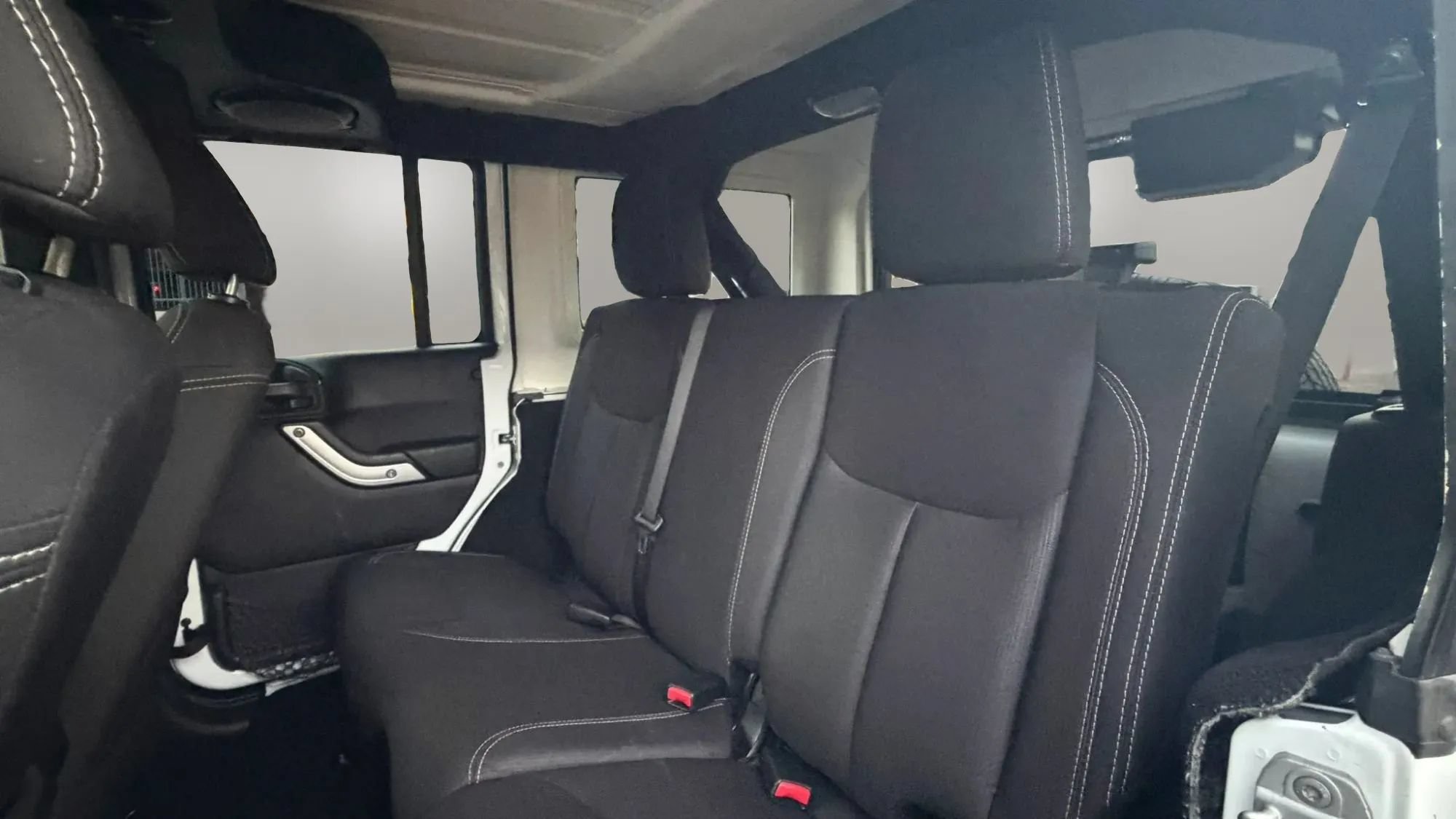 Used 2013 Jeep Wrangler Unlimited Sahara w/ Connectivity Group AWD/4WD image 12