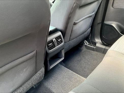 Used 2021 Nissan Rogue S image 10