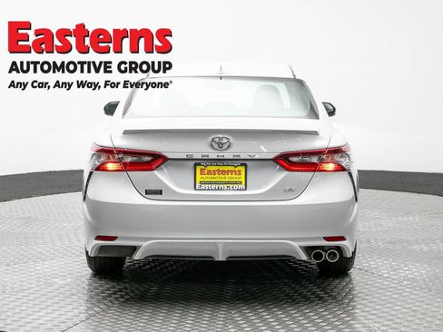 Used 2024 Toyota Camry SE w/ Cold Weather Package FWD image 6