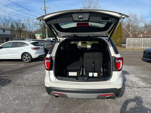 Certified 2017 Ford Explorer XLT w/ Equipment Group 202A image 7