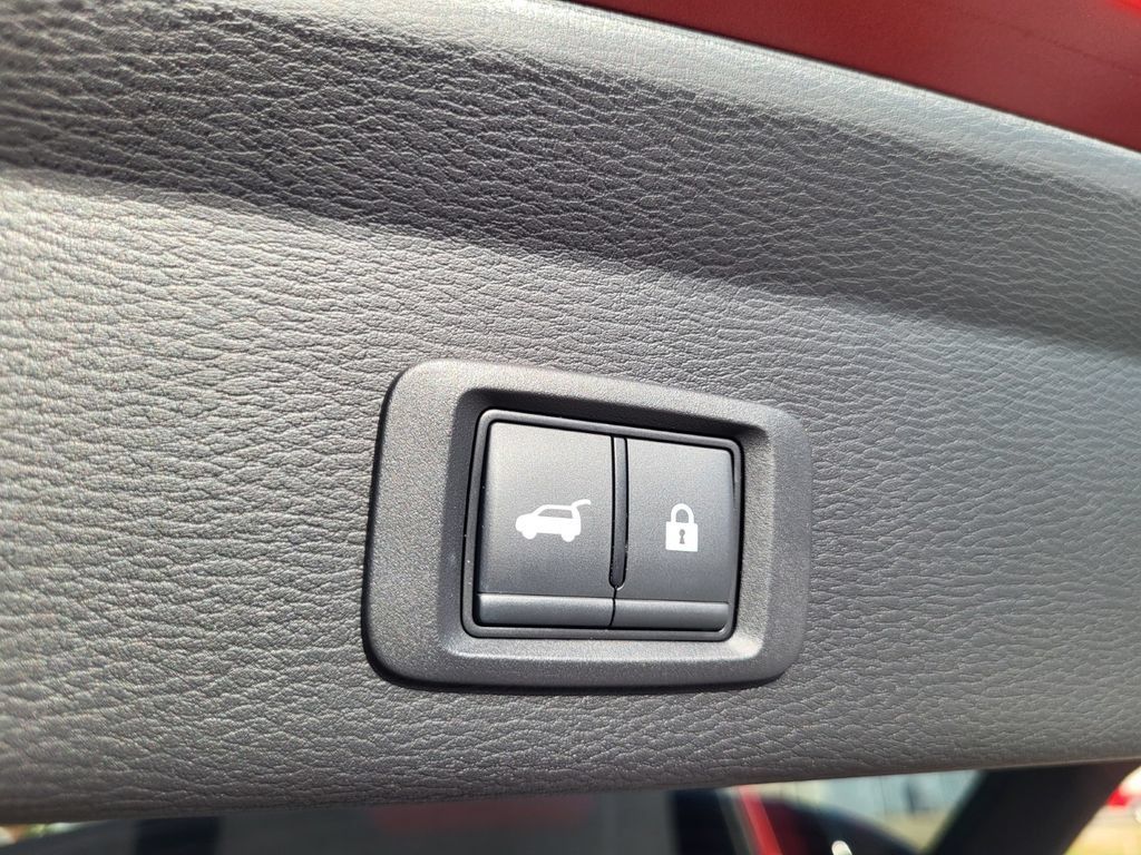 Used 2024 Mitsubishi Outlander SEL FWD image 5