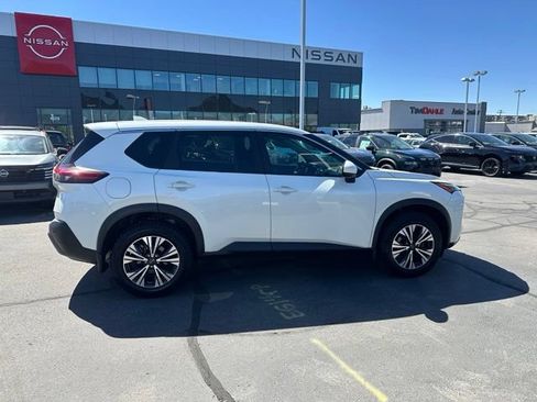 Used 2023 Nissan Rogue SV FWD image 13