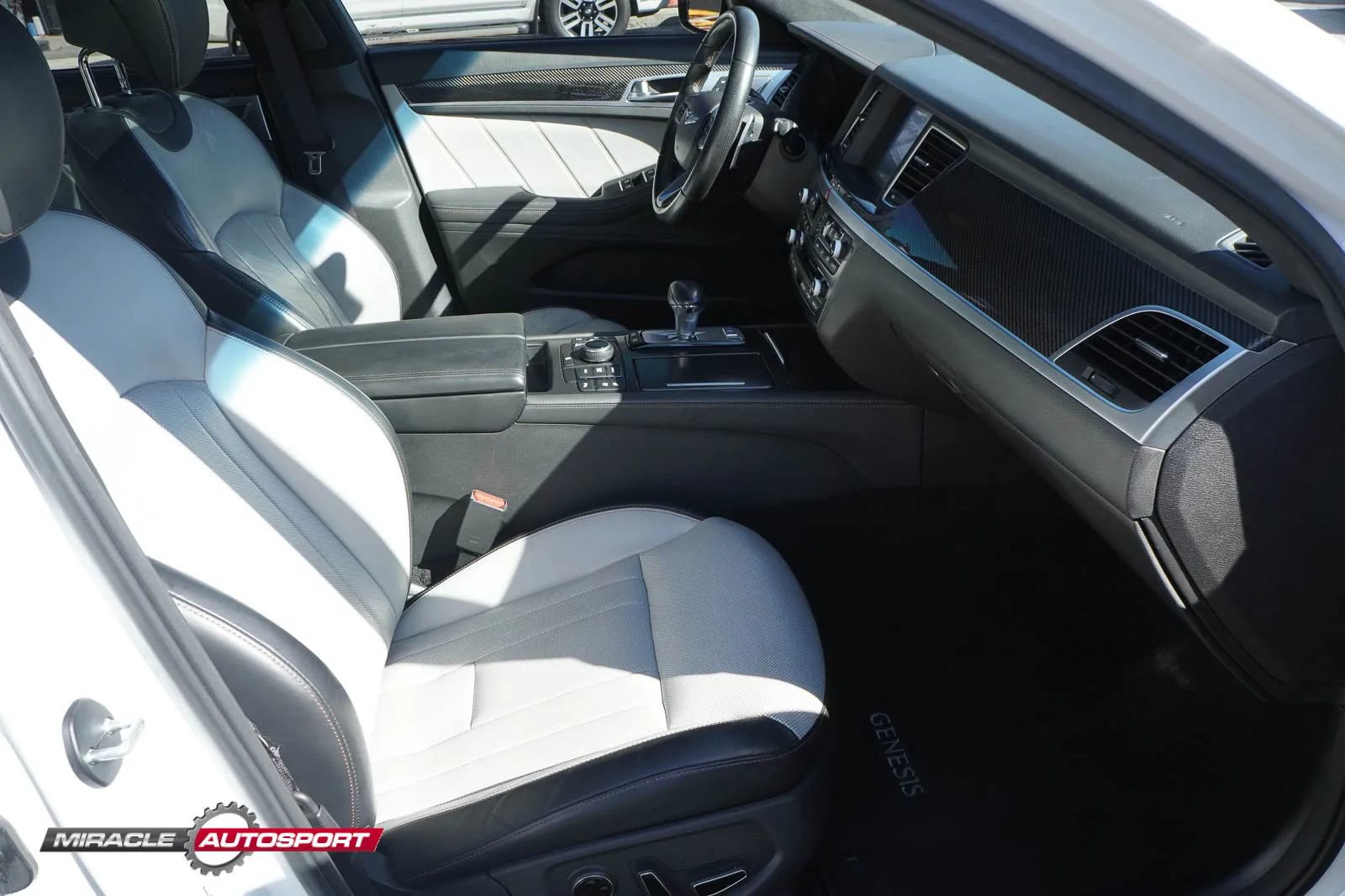 Used 2018 Genesis G80 3.3T Sport RWD image 31