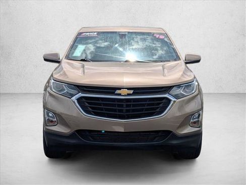 Used 2019 Chevrolet Equinox LT FWD image 2