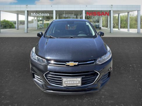 Used 2020 Chevrolet Trax LS w/ Tint and Cruise Package FWD image 8