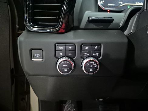 Certified 2023 GMC Sierra 1500 AT4 w/ Technology Package image 19