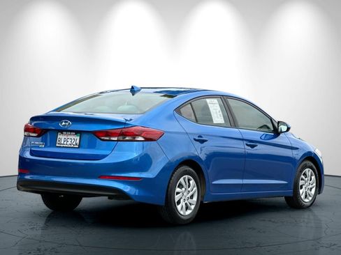 Used 2017 Hyundai Elantra SE FWD image 4