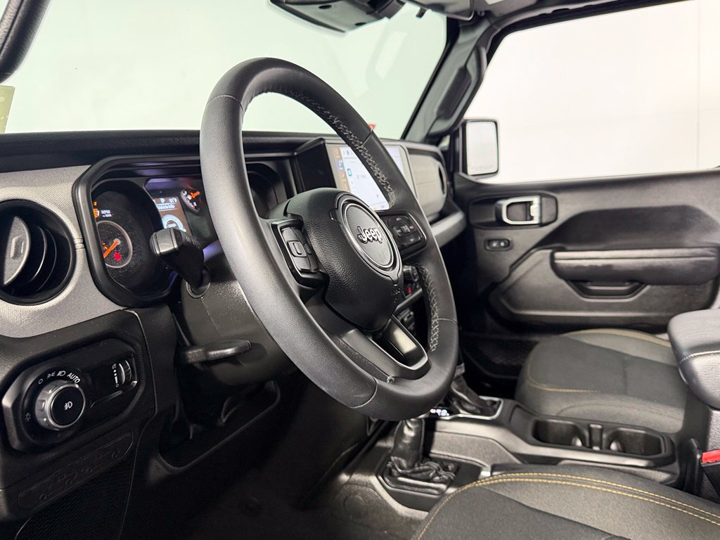 Used 2025 Jeep Wrangler Unlimited Sport AWD/4WD image 21