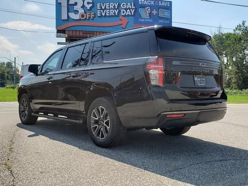 Used 2022 Chevrolet Suburban Z71 w/ Luxury Package AWD/4WD image 6