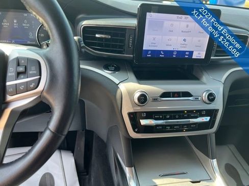 Used 2021 Ford Explorer XLT AWD/4WD image 18