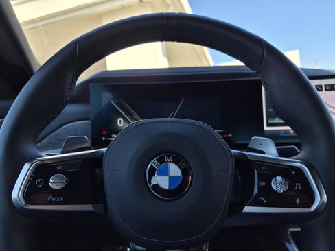 Certified 2025 BMW 760i xDrive w/ Luxury Rear Seating Package AWD/4WD image 12