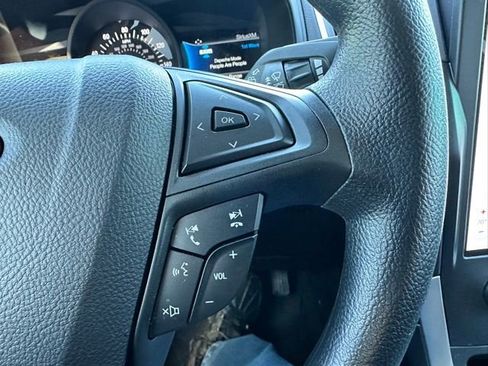 Used 2024 Ford Edge SE image 22