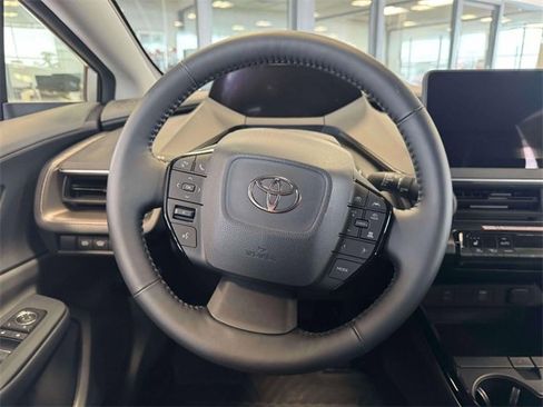 Used 2025 Toyota Prius XLE image 12