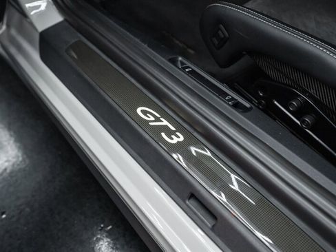 Used 2018 Porsche 911 GT3 image 31