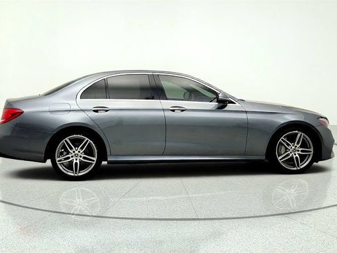 Used 2020 Mercedes-Benz E 350 Sedan image 4