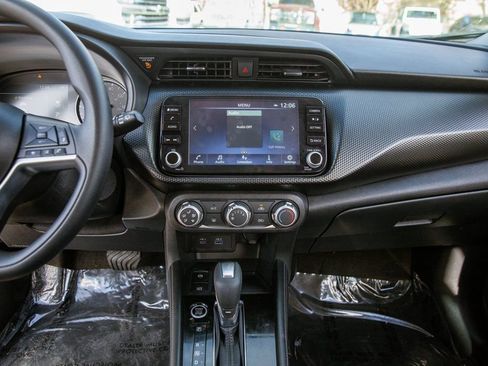 Used 2024 Nissan Kicks SV image 15